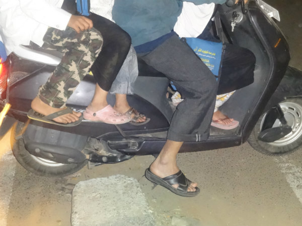 ಐದು ಜನರಿಗೆ ಒಂದೇ ಬೈಕ್