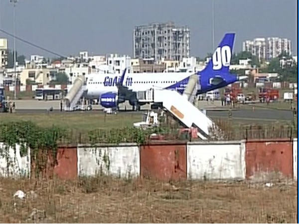 Bomb scare on Bhuvaneswar- mumbai air flight, plane makes emergency landing in Nagpur Bomb scare on Bhuvaneswar- mumbai air flight, plane makes emergency landing in Nagpur