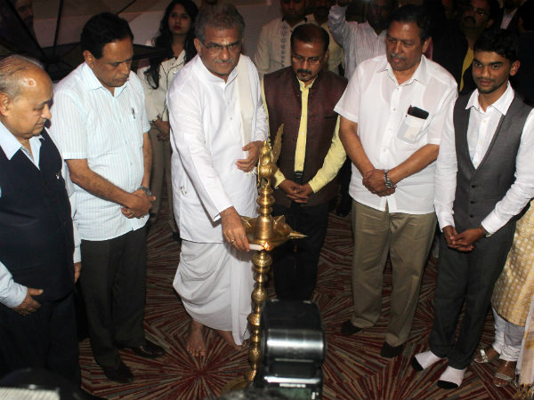 ಮಾಧ್ಯಮಗಳಿಗೆ ವಂದನೆ ಮಾಧ್ಯಮಗಳಿಗೆ ವಂದನೆ