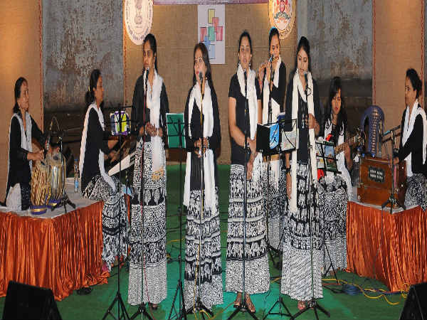 ಘಲ್ ಜಲ್ ಸಂಗೀತ ಹರಿಸಿದ ಮಹಿಳೆಯರು