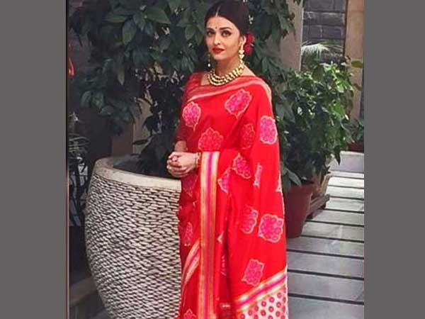 ಕೆಂಪು ಬಣ್ಣದ ಬನಾರಸಿ ಸೀರೆಯುಟ್ಟಿದ್ದ ಐಶ್ವರ್ಯಾ ಕೆಂಪು ಬಣ್ಣದ ಬನಾರಸಿ ಸೀರೆಯುಟ್ಟಿದ್ದ ಐಶ್ವರ್ಯಾ