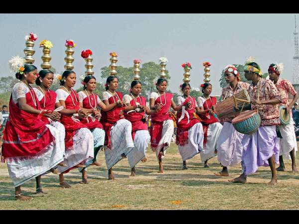 ಪಶ್ವಿಮ ಬಂಗಾಳದ ಬುಡಕಟ್ಟು ನೃತ್ಯ