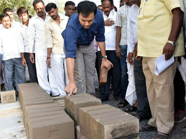 ಉದ್ಯೋಗ ಖಾತ್ರಿ ಯೋಜನೆಯಡಿ ಇಟ್ಟಿಗೆ ತಯಾರಿ