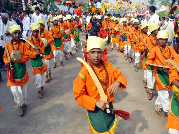 ಸುತ್ತೂರು ಜಾತ್ರೆಯಲ್ಲಿ ಮಕ್ಕಳ ವೀರಗಾಸೆ