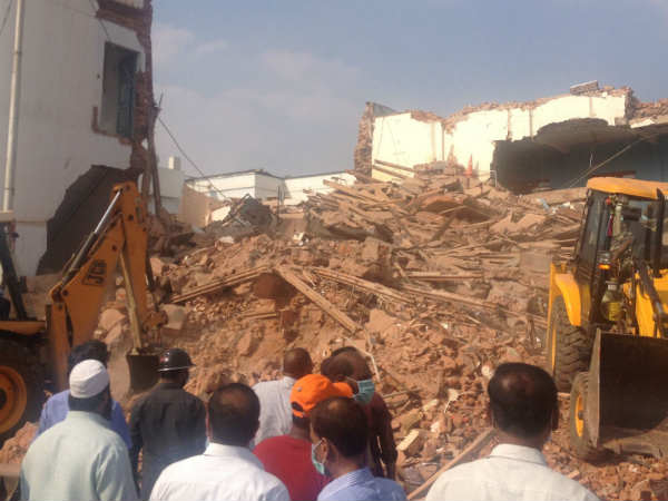 ಕುಸಿದು ಬಿದ್ದ ಎರಡು ಅಂತಸ್ತಿನ ಕಟ್ಟಡ