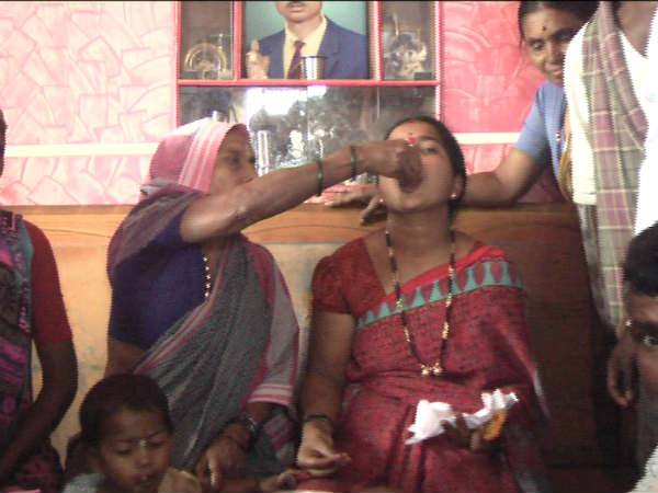 ಜಮೀನು ಕುಟುಂಬಕ್ಕೆ ಆಧಾರ