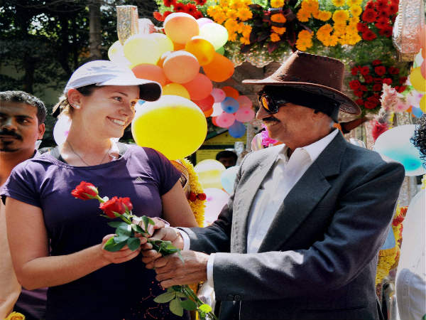 ಆಸ್ಟ್ರೇಲಿಯಾ ಮಹಿಳೆ ಜೊತೆ ಪ್ರೇಮಿಗಳ ದಿನ ಆಚರಣೆ ಮಾಡಿದ ವಾಟಾಳ್