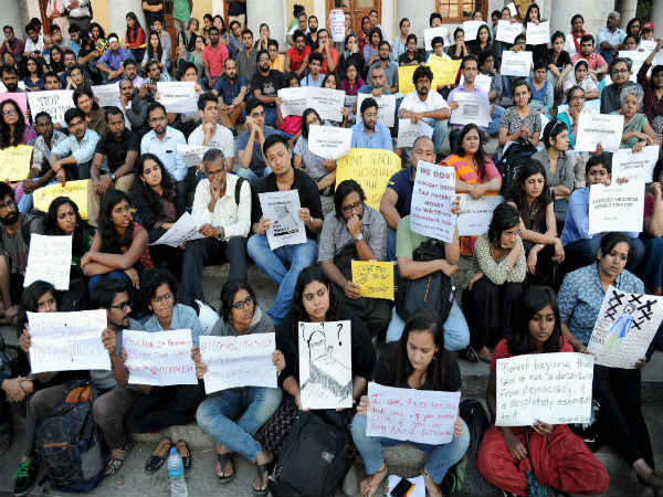 ಶಿಕ್ಷಣ ಸಂಶೋಧನಾ ವಿದ್ಯಾರ್ಥಿಗಳ ಪ್ರತಿಭಟನೆ