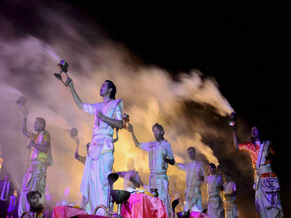 ಯಮುನಾ ನದಿಗೆ ಆರತಿ