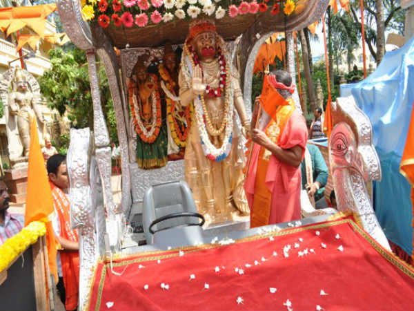 ನೂರಾರು ಹನುಮಾನ್ ಶಿಲ್ಪಕಲಾಕೃತಿಗಳು