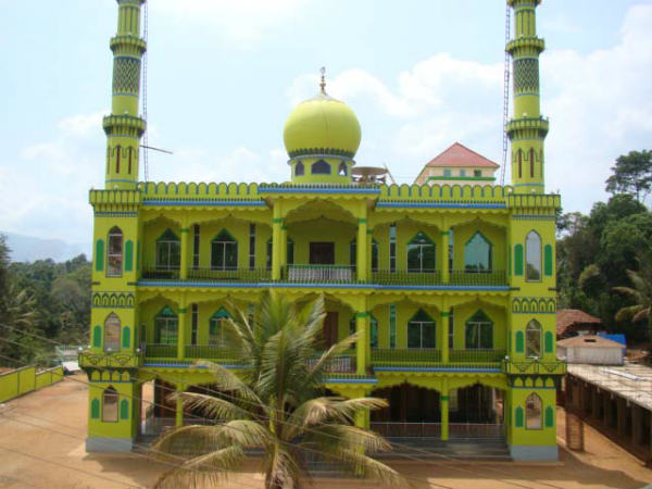 Yemmemadu Dargah is the most sacred for people of Islamic faith in the Kodagu Yemmemadu Dargah is the most sacred for people of Islamic faith in the Kodagu