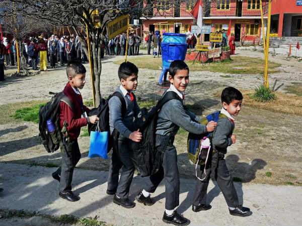 ಚಳಿಗಾಲದ ರಜೆ ಪೂರೈಸಿದ ಶಾಲಾ ಮಕ್ಕಳು