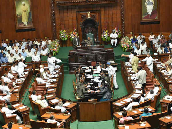 'ಸಿದ್ದರಾಮಯ್ಯ ಅವರದ್ದು ಬಾಯಿ ಮಾತಿನ ಆದರ್ಶ'