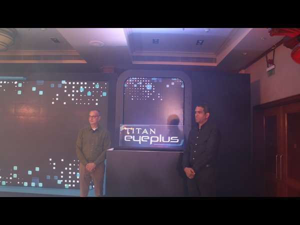 ಹೈಟೆಕ್ ಲೆನ್ಸ್ ಗಳ ಮಳಿಗೆ