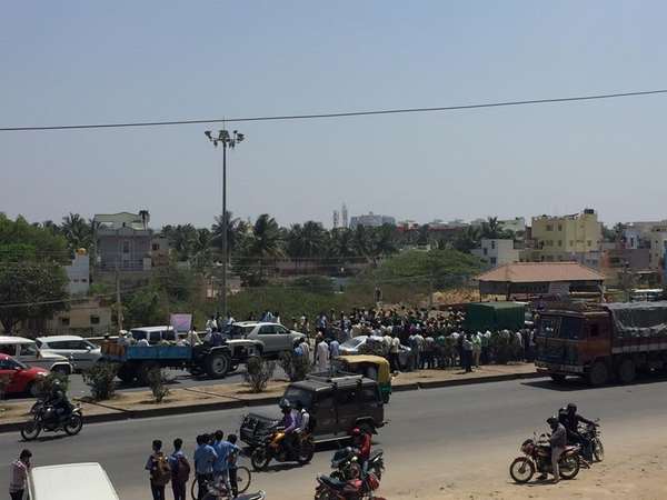 ಫ್ರೀಡಂ ಪಾರ್ಕಿನಿಂದ ಮೆರವಣಿಗೆ