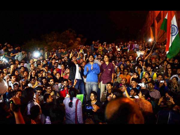 ಮೋದಿಯರೇ ಹಿಟ್ಲರ್ ಬಗ್ಗೆ ಮಾತನಾಡಿ