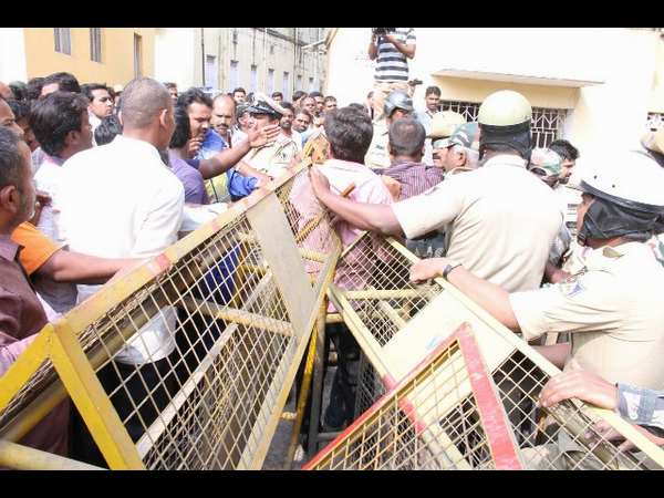  ಜನರ ಆಕ್ರೊಶ