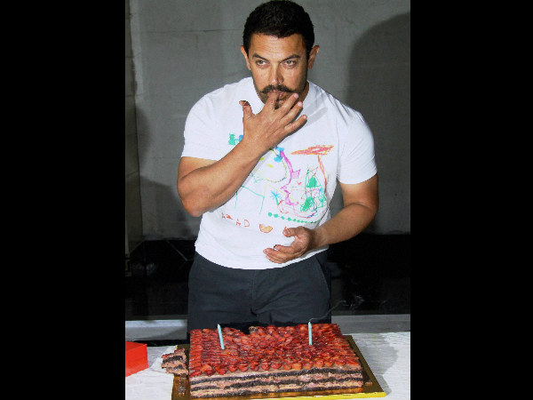 ಅರ್ಧಶತಕ ಬಾರಿಸಿದ ಅಮೀರ್ ಖಾನ್ 