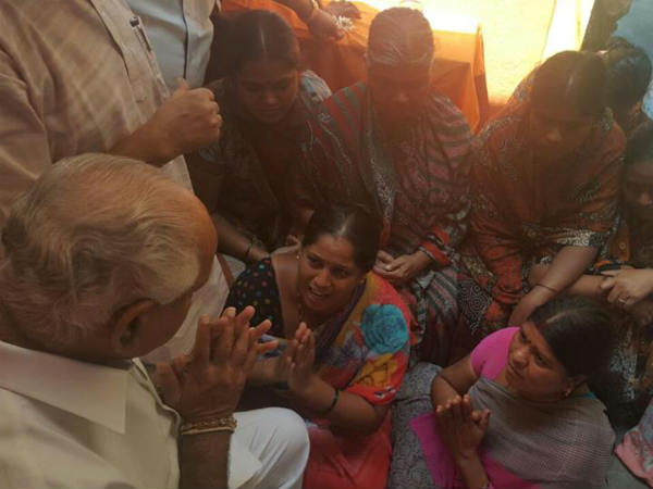 10 ಲಕ್ಷ ರೂ. ಪರಿಹಾರ ವಿತರಣೆ