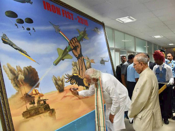 ಚಿತ್ರಪಟದ ಮೇಲೆ ಮೋದಿ ಸಹಿ