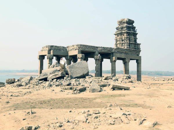 ಮನಸೆಳೆಯುವ ವೇಣುಗೋಪಾಲ ದೇಗುಲ