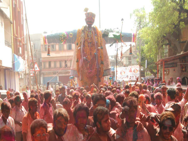 ಕಾಮಣ್ಣನ ಮೆರವಣಿಗೆ