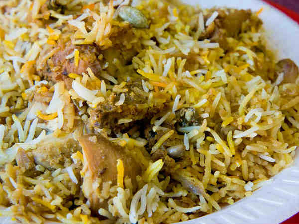 Jain family orders veg biriyani, served chicken biriyani instead in bengaluru restaurant Jain family orders veg biriyani, served chicken biriyani instead in bengaluru restaurant