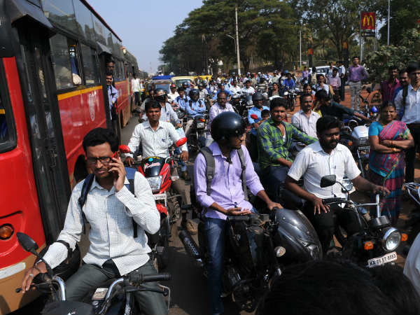 pu students take protest all over karnataka against state government 