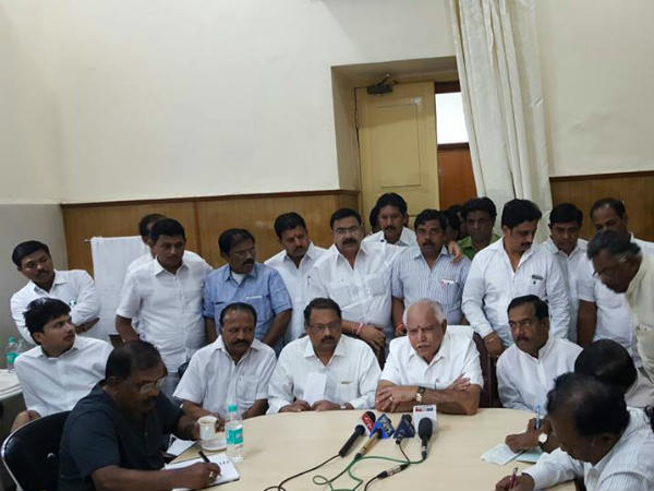 ಪ್ರಬಲ ನಾಯಕತ್ವ ಮಾತ್ರ ಸಾಕಾಗೋದಿಲ್ಲ ಪ್ರಬಲ ನಾಯಕತ್ವ ಮಾತ್ರ ಸಾಕಾಗೋದಿಲ್ಲ