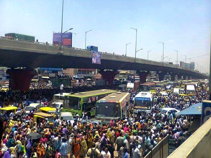 ಸರ್ಕಾರಕ್ಕೆ ಕಾರ್ಮಿಕರ ಕಣ್ಣೀರು ಕಾಣಿಸುತ್ತಿಲ್ಲ