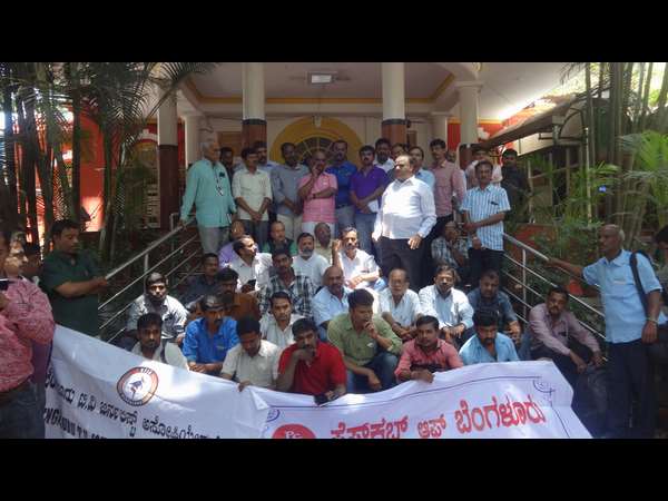 ಯಾರ್ಯಾರ ಮೇಲೆ ಹಲ್ಲೆಯಾಗಿದೆ?