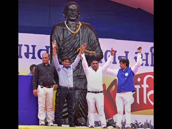 ಯಾರೀತ ಹಾರ್ದಿಕ್ ಪಟೇಲ್? ಯಾರೀತ ಹಾರ್ದಿಕ್ ಪಟೇಲ್?