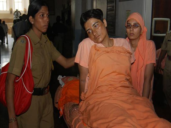 ಸಾಧ್ವಿ ಪ್ರಜ್ಞಾ ಅನುಭವಿಸಿದ ಯಮಯಾತನೆ ಸಾಧ್ವಿ ಪ್ರಜ್ಞಾ ಅನುಭವಿಸಿದ ಯಮಯಾತನೆ