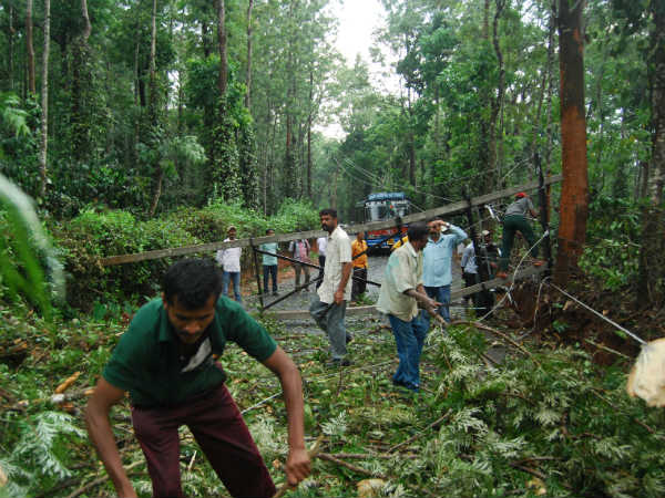 Heavy rain lashes Suntikoppa in Madikeri