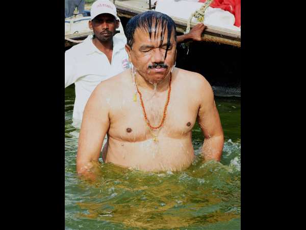 ಮುಖ್ಯಮಂತ್ರಿ ಪುಣ್ಯ ಸ್ನಾನ