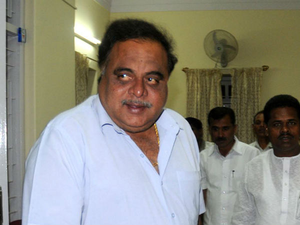 ಅಂಬರೀಶ್ ಸಂಪುಟದಿಂದ ಹೊರಕ್ಕೆ?