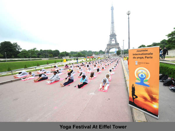 ನದಿ ತಟದಲ್ಲಿ ಯೋಗಾಭ್ಯಾಸ