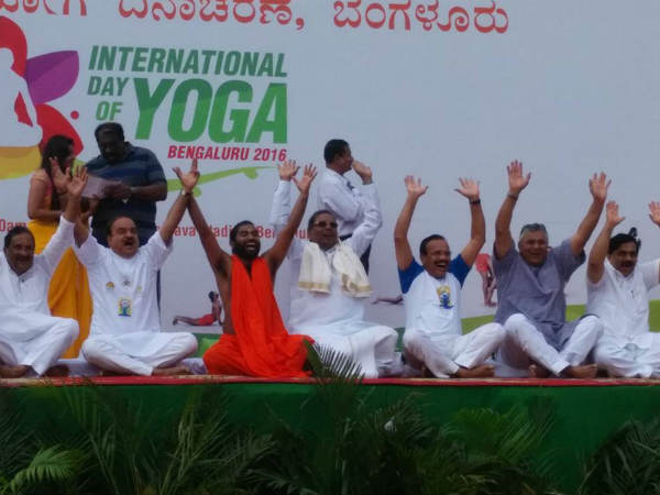 ಯೋಗ ಮಾಡಿದ ಅನಂತ ಕುಮಾರ್ 