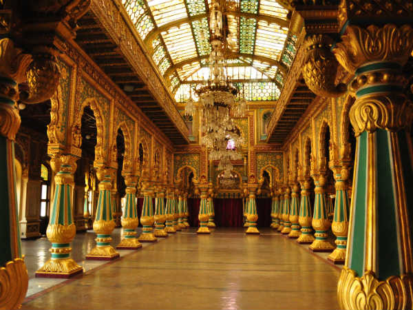 ದರ್ಬಾರ್ ಹಾಲ್ನಲ್ಲಿ ಆರತಕ್ಷತೆ ದರ್ಬಾರ್ ಹಾಲ್ನಲ್ಲಿ ಆರತಕ್ಷತೆ