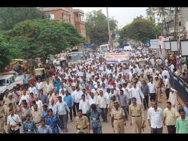 ಕನಿಷ್ಟ 5 ವರ್ಷ ಕೆಲಸ ಮಾಡಿದಲ್ಲಿ ಗ್ರಾಚುಟಿ