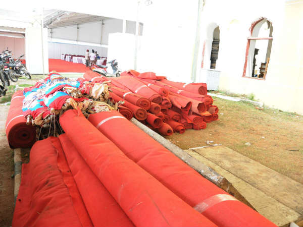 The stage is ready for Yaduveer, Rishika royal marriage