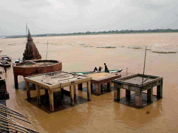  ಉಕ್ಕಿ ಹರಿದ ಗಂಗಾ ನದಿ