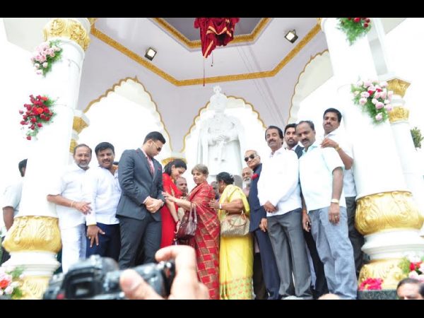 ಪ್ರತಿಮೆ ಎಲ್ಲಿದೆ?