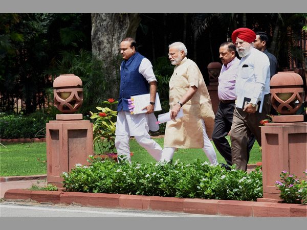 ಇದ್ಯಾವ ನಡಿಗೆ?