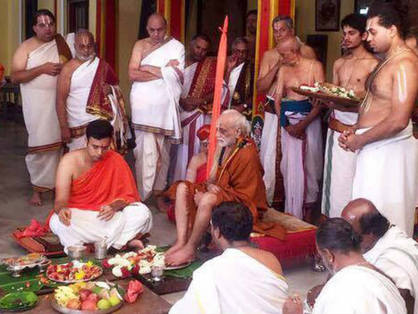 ಮಹಾರಾಜರಿಂದ ಗುರು ಪೂಜೆ