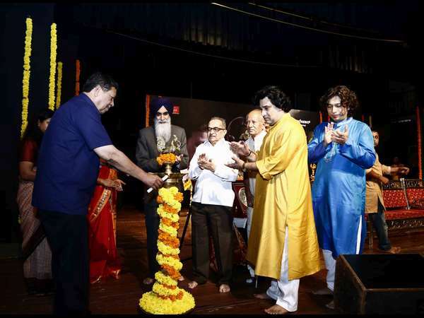 ಹಾಡುಗಳನ್ನು ಕೇಳುತ್ತಿರುತ್ತೇನೆ ಎಂದರು