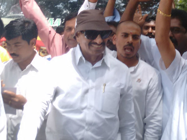 1 ಲಕ್ಷ ಜನರಿಂದ ಬೃಹತ್ ಪ್ರತಿಭಟನೆ