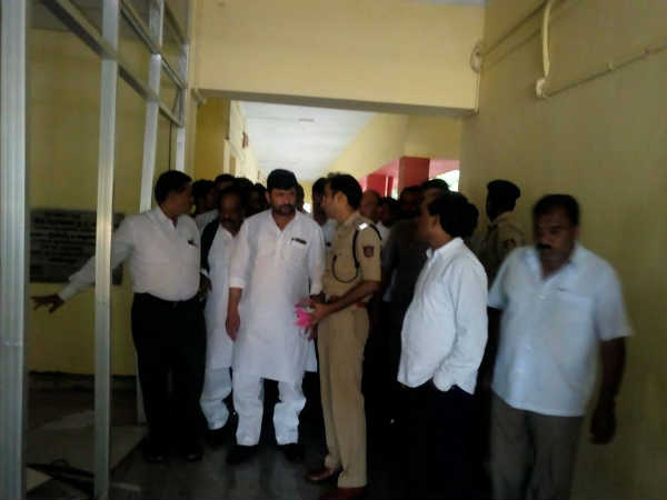 ಕಟ್ಟಡಗಳಿಗೆ ಬೆಂಕಿ ಹಚ್ಚಿದ್ದರು