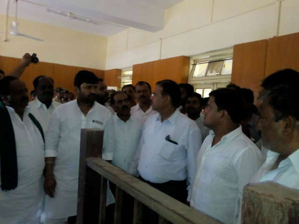 ನಾಲ್ವರನ್ನು ಬಂಧಿಸಲಾಗಿತ್ತು