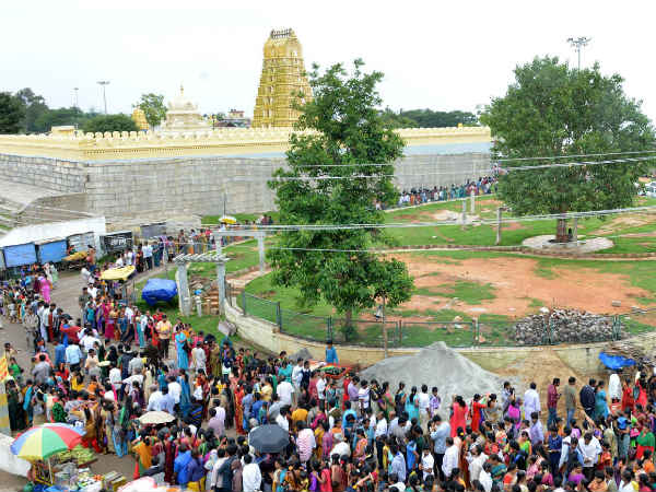 Devotees take darshan of Chamundeshwari on Ashadha Friday